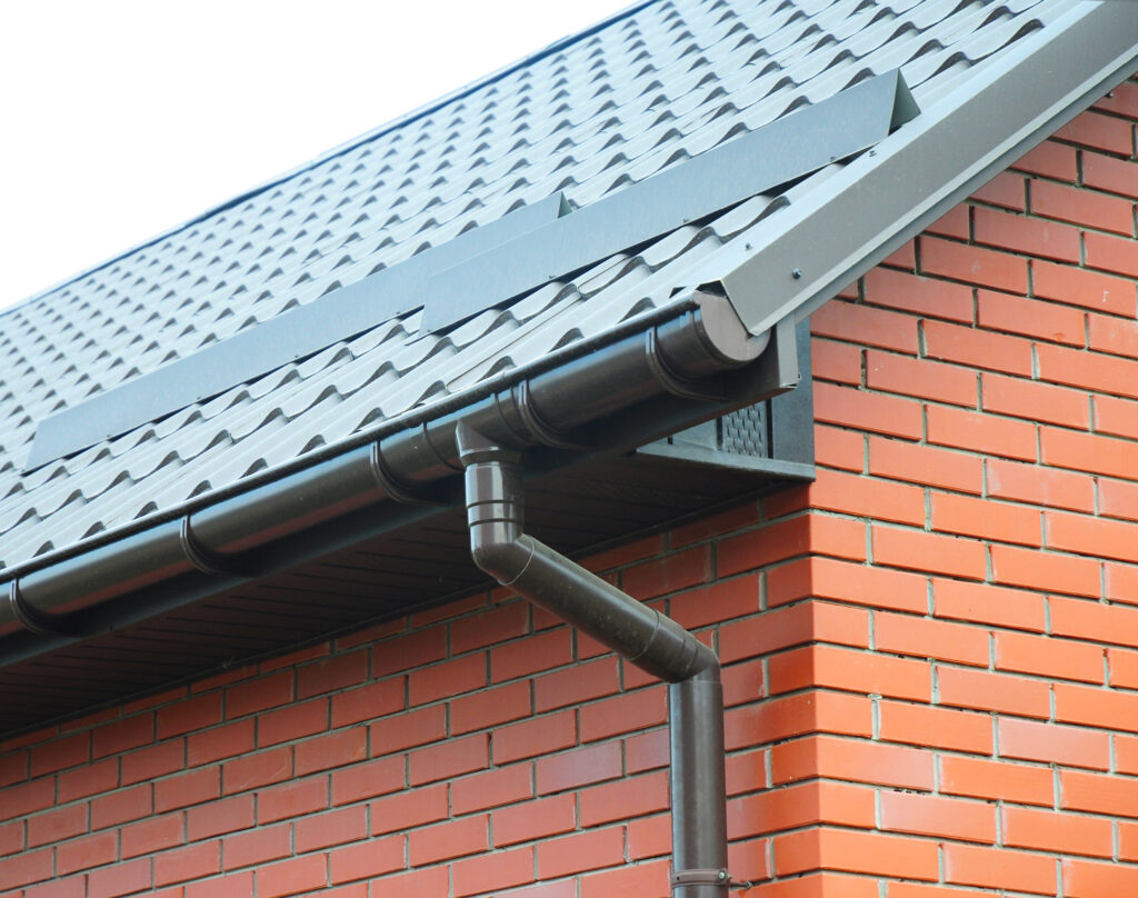 Professional Gutter Installation Services in Basingstoke by Everstone Construction 1 Professional Gutter Installation Services in Basingstoke by Everstone Construction iStock 489178746